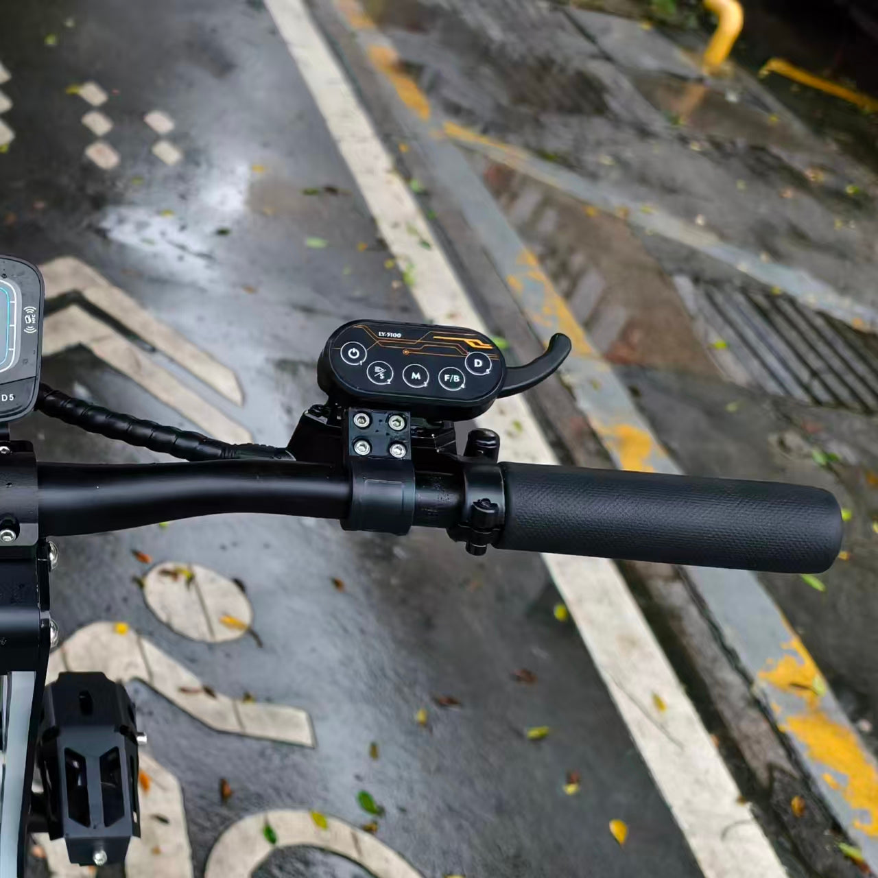 LIVIAE Finger throttle